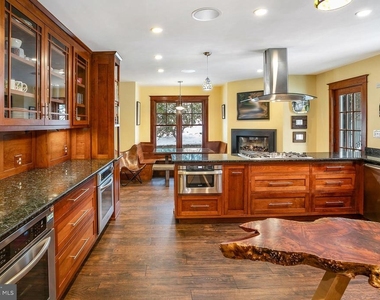 2800 Greenvale Street - Photo Thumbnail 17