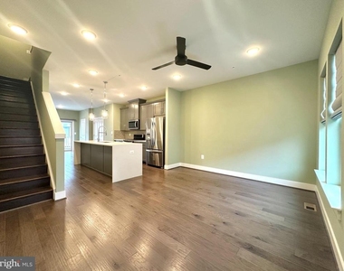 1009 Rockwell Avenue - Photo Thumbnail 11
