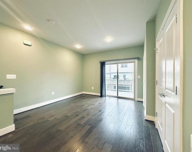 1009 Rockwell Avenue - Photo Thumbnail 21
