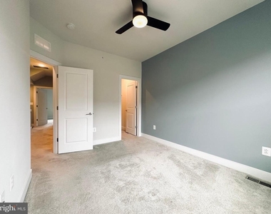 1009 Rockwell Avenue - Photo Thumbnail 26