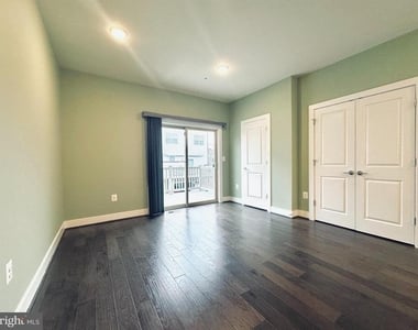 1009 Rockwell Avenue - Photo Thumbnail 20