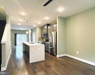 1009 Rockwell Avenue - Photo Thumbnail 13