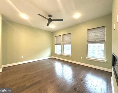 1009 Rockwell Avenue - Photo Thumbnail 9