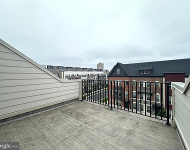 1009 Rockwell Avenue - Photo Thumbnail 38