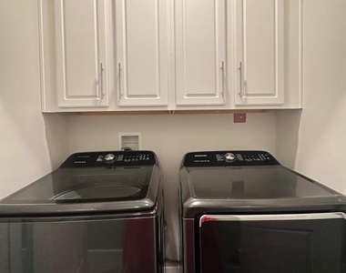 1009 Rockwell Avenue - Photo Thumbnail 37