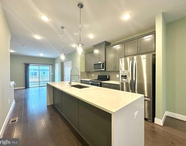 1009 Rockwell Avenue - Photo Thumbnail 18