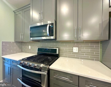 1009 Rockwell Avenue - Photo Thumbnail 19