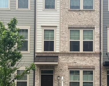 1009 Rockwell Avenue - Photo Thumbnail 1