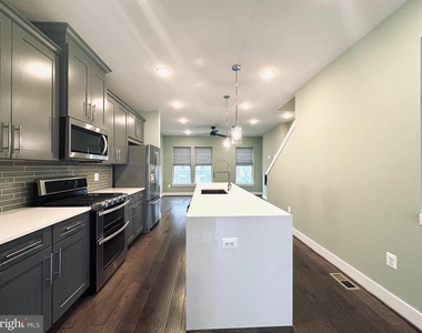 1009 Rockwell Avenue - Photo Thumbnail 15