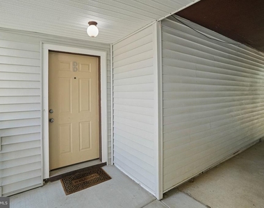 1611 Carriage House Terrace - Photo Thumbnail 23