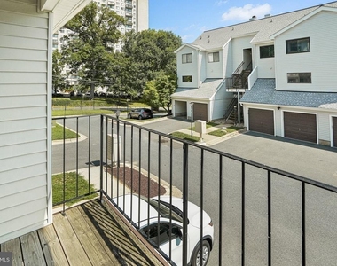 1611 Carriage House Terrace - Photo Thumbnail 2