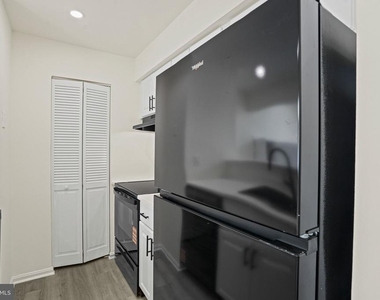 1611 Carriage House Terrace - Photo Thumbnail 15