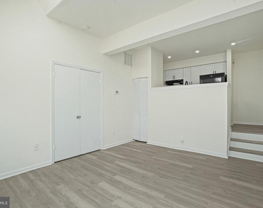 1611 Carriage House Terrace - Photo Thumbnail 9