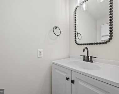 6356 Ducketts Lane - Photo Thumbnail 6