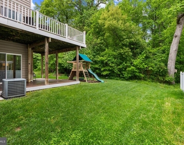 232 Mohegan Drive - Photo Thumbnail 30