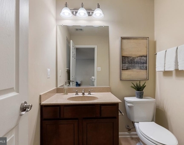 232 Mohegan Drive - Photo Thumbnail 21