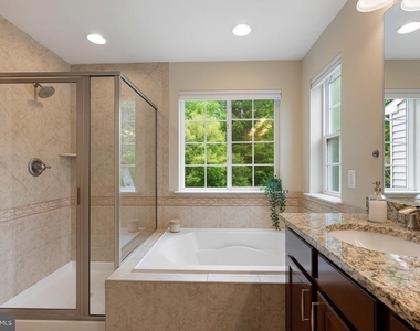 232 Mohegan Drive - Photo Thumbnail 19