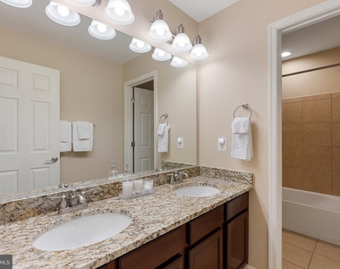 232 Mohegan Drive - Photo Thumbnail 14