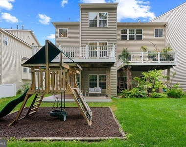 232 Mohegan Drive - Photo Thumbnail 31