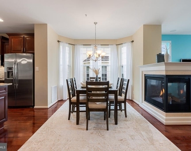 232 Mohegan Drive - Photo Thumbnail 9