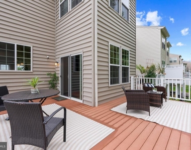 232 Mohegan Drive - Photo Thumbnail 27