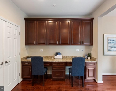 232 Mohegan Drive - Photo Thumbnail 12