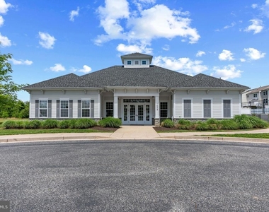 232 Mohegan Drive - Photo Thumbnail 34
