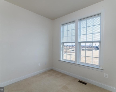 1155 Potomac View Parkway - Photo Thumbnail 14