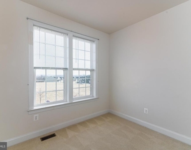 1155 Potomac View Parkway - Photo Thumbnail 13