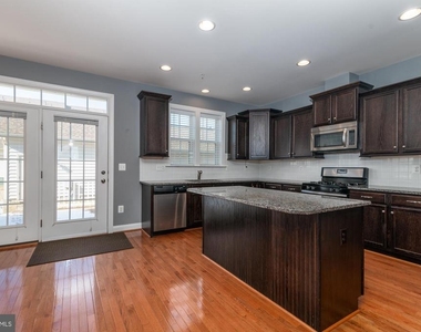 1155 Potomac View Parkway - Photo Thumbnail 7