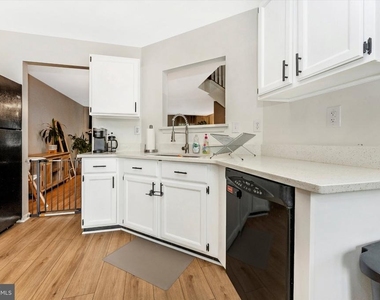 7115 Oberlin Circle - Photo Thumbnail 14