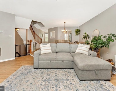 7115 Oberlin Circle - Photo Thumbnail 6