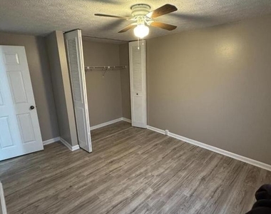 520 Ellrose Court - Photo Thumbnail 17
