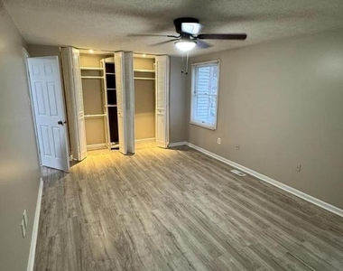 520 Ellrose Court - Photo Thumbnail 14