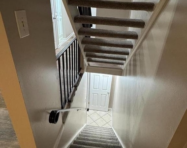520 Ellrose Court - Photo Thumbnail 20