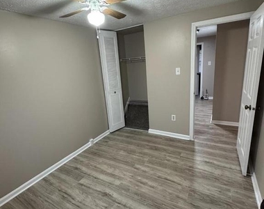 520 Ellrose Court - Photo Thumbnail 19