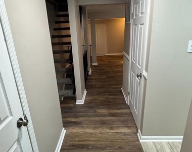 520 Ellrose Court - Photo Thumbnail 1