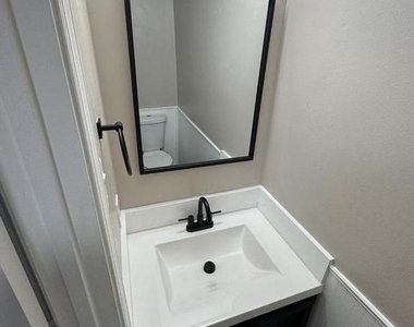 520 Ellrose Court - Photo Thumbnail 2