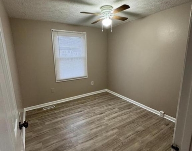 520 Ellrose Court - Photo Thumbnail 18