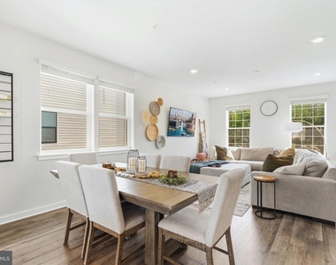 369 Soft Rush Lane - Photo Thumbnail 11