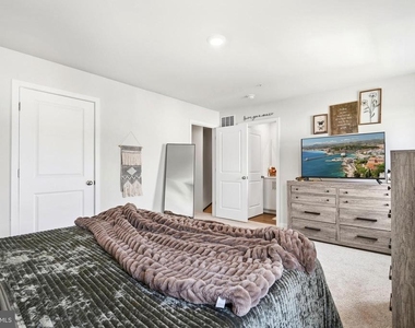 369 Soft Rush Lane - Photo Thumbnail 18