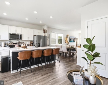 369 Soft Rush Lane - Photo Thumbnail 7