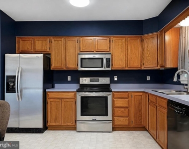 8433 Sailboat Lane - Photo Thumbnail 12