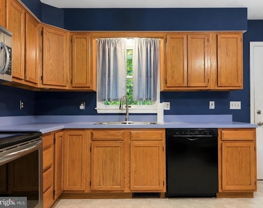 8433 Sailboat Lane - Photo Thumbnail 10