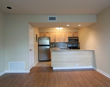 7685 Northcross Dr - Photo Thumbnail 1