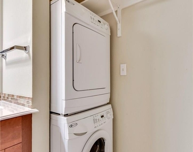 7685 Northcross Dr - Photo Thumbnail 10