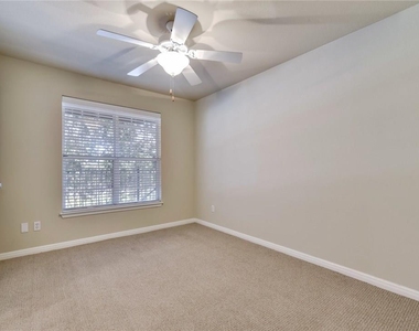 7685 Northcross Dr - Photo Thumbnail 7