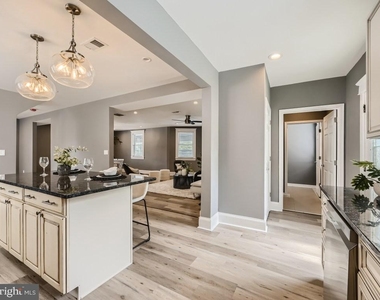 1826 Fairview Avenue - Photo Thumbnail 20