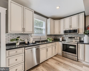 1826 Fairview Avenue - Photo Thumbnail 1
