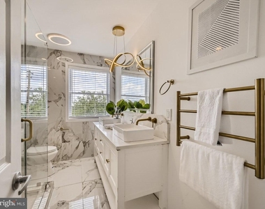 1826 Fairview Avenue - Photo Thumbnail 5